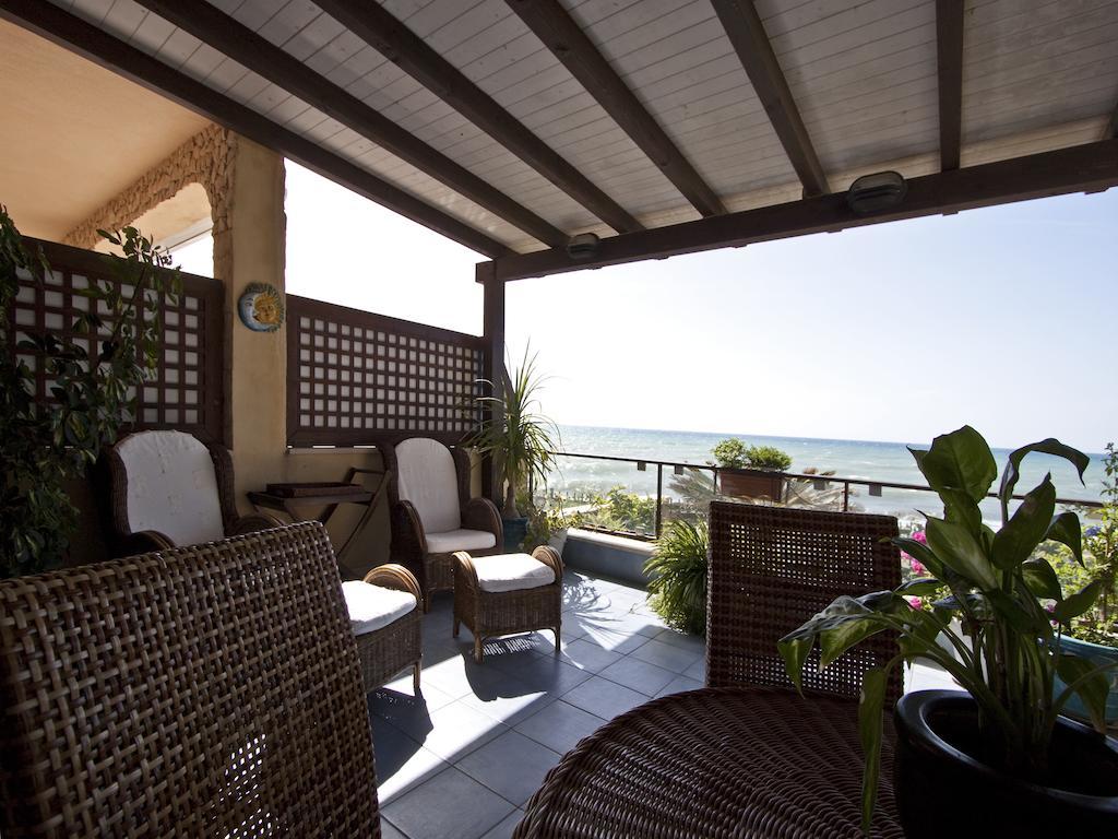 Terrazza A Mare Corallo مارينا دي راغوزا الغرفة الصورة