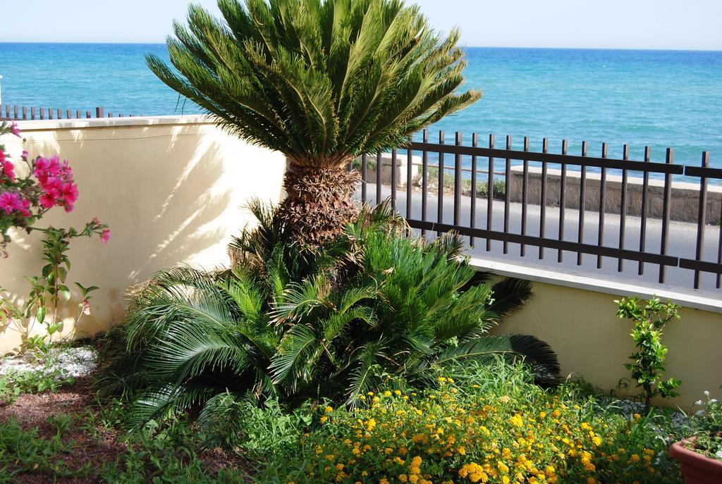 Terrazza A Mare Corallo مارينا دي راغوزا المظهر الخارجي الصورة