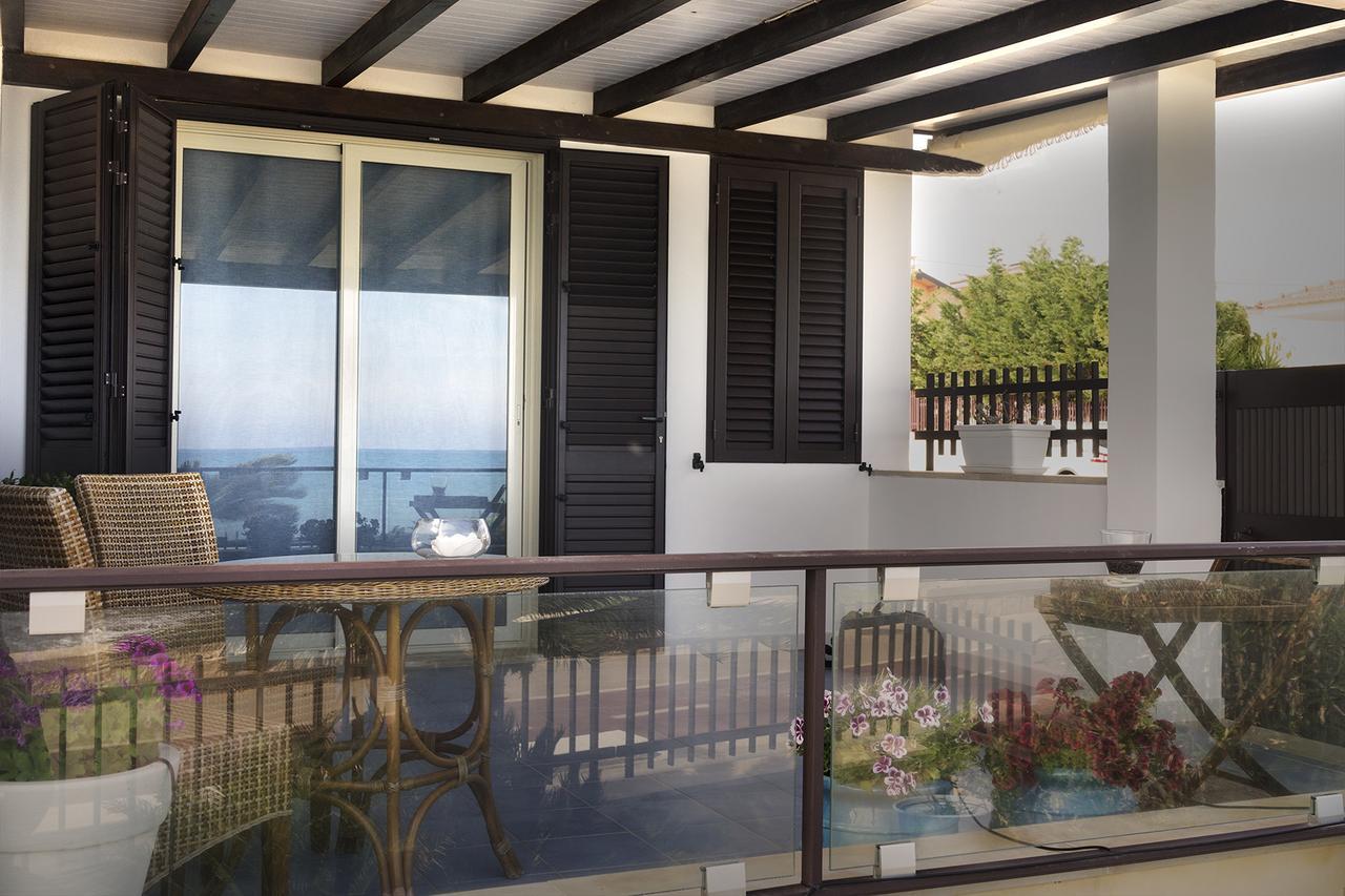Terrazza A Mare Corallo مارينا دي راغوزا المظهر الخارجي الصورة